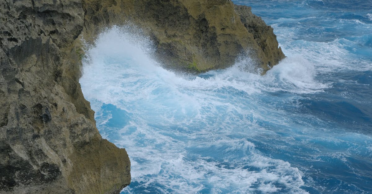 découvrez l'énergie marine, une source renouvelable prometteuse qui exploite la puissance des océans et des mers. apprenez comment cette technologie innovante contribue à la transition énergétique et à la lutte contre le changement climatique.