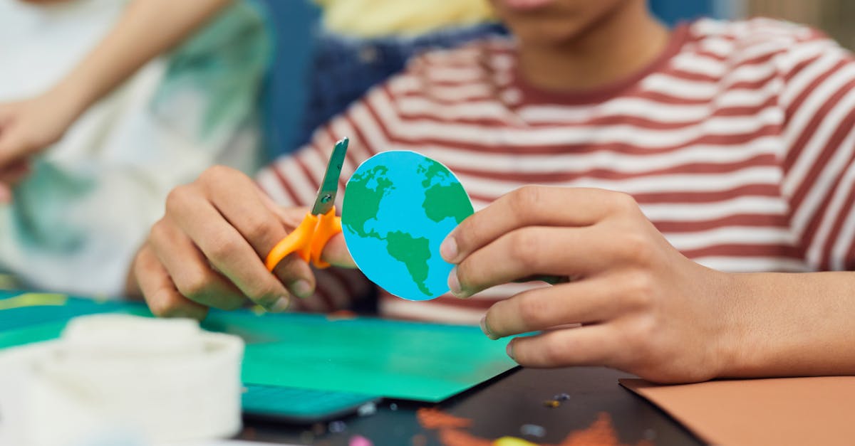 découvrez l'importance de l'éducation environnementale pour sensibiliser aux enjeux écologiques et encourager des comportements durables. apprenez à protéger notre planète grâce à des ressources et des programmes adaptés.