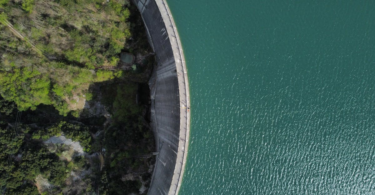 découvrez l'importance des ressources en eau, leur gestion durable, et leur impact sur l'environnement et les sociétés. explorez des solutions innovantes pour préserver cette ressource essentielle pour les générations futures.