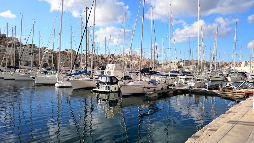 découvrez le monde de la voile durable, où l'harmonie avec la nature rencontre l'aventure en mer. apprenez des pratiques écoresponsables pour naviguer tout en préservant notre planète.