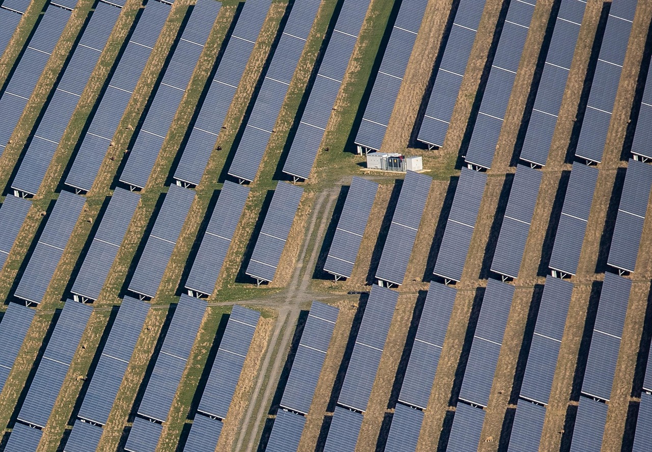 découvrez les avantages des énergies durables pour un avenir plus vert. apprenez comment les solutions énergétiques renouvelables, telles que le solaire et l'éolien, peuvent réduire votre empreinte carbone tout en favorisant l'innovation et la durabilité. explorez les initiatives et les technologies qui transforment notre manière de consommer de l'énergie.